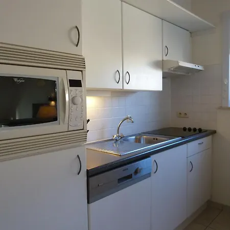 Garden 23 - 204 With Shared Pool By Interhome アパート